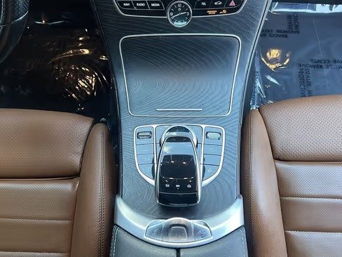 صورة السيارة