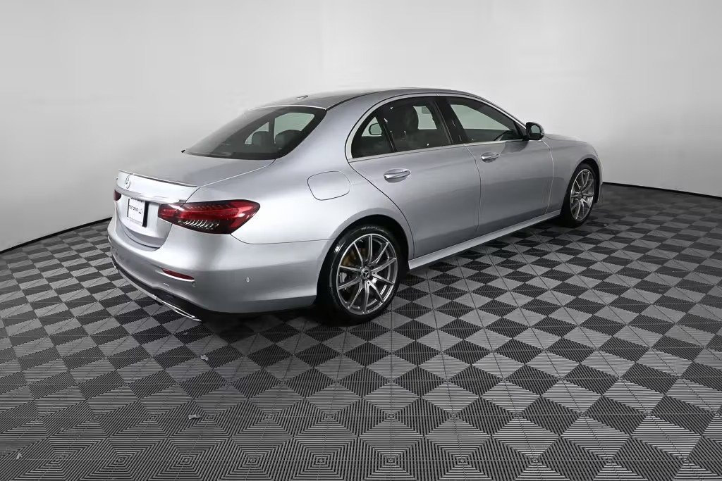 صورة السيارة