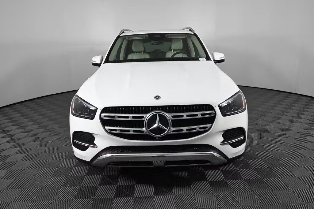 صورة السيارة