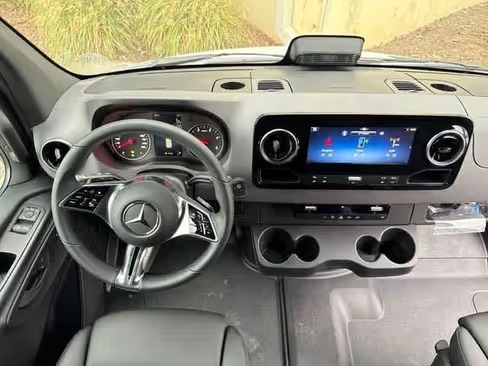 صورة السيارة