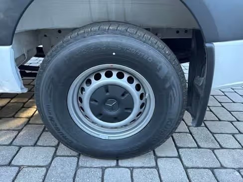 صورة السيارة