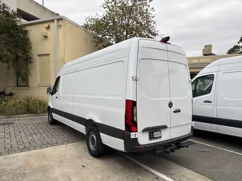 صورة السيارة