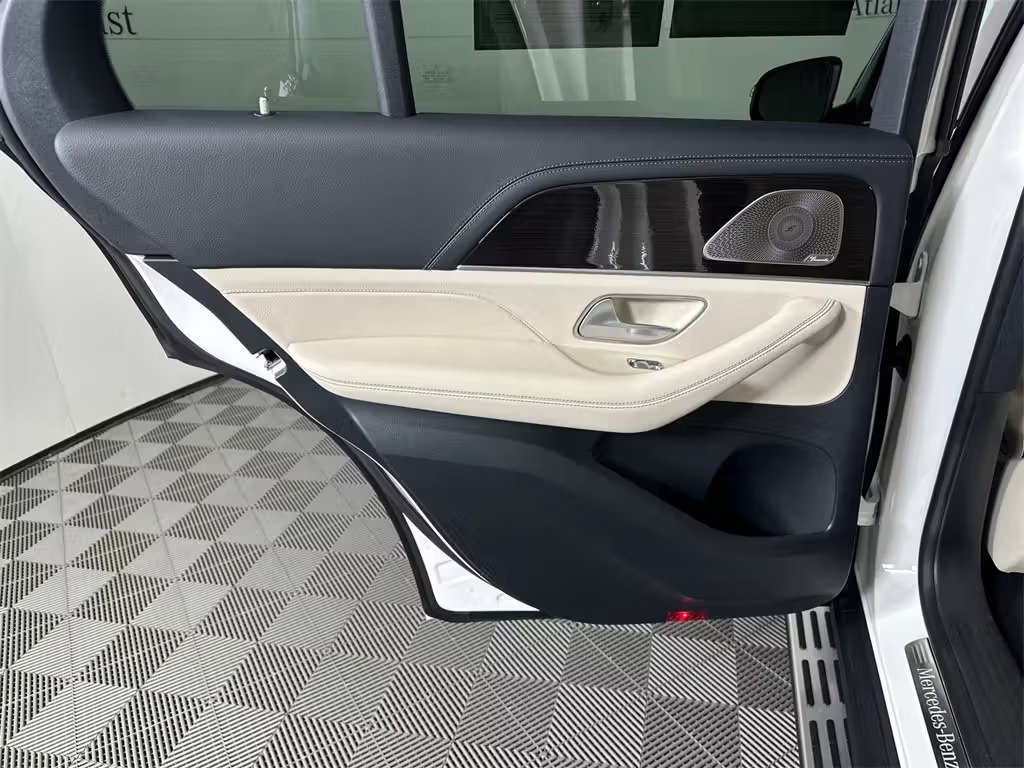 صورة السيارة