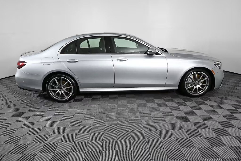 صورة السيارة