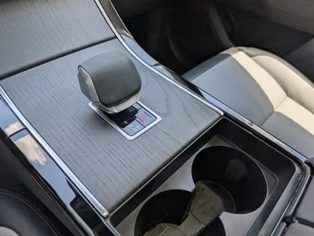 صورة السيارة