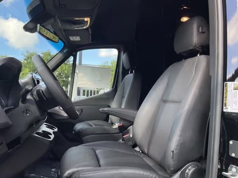 صورة السيارة