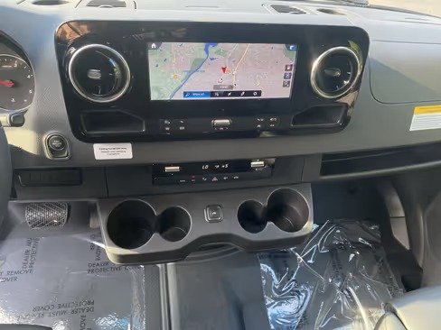 صورة السيارة