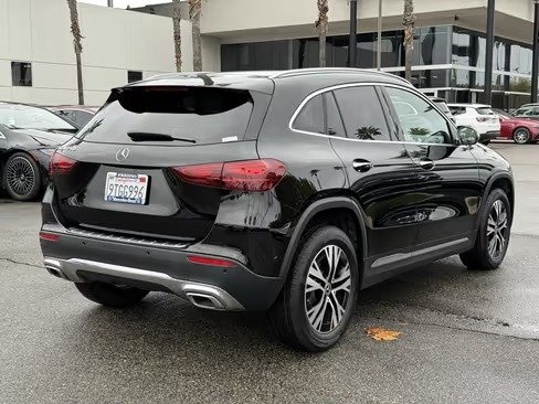 صورة السيارة