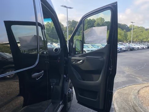 صورة السيارة