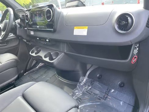 صورة السيارة