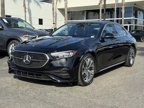 صورة السيارة