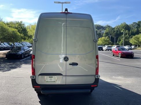 صورة السيارة