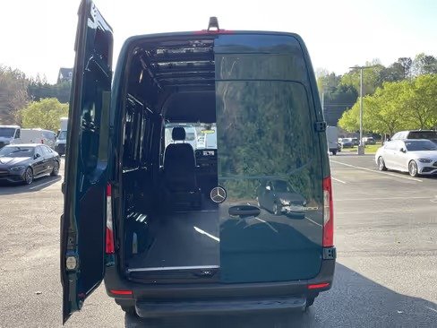 صورة السيارة