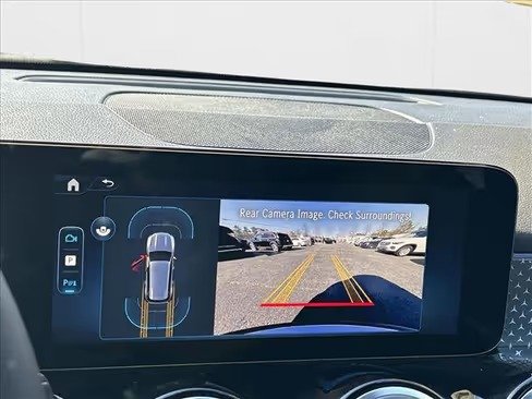 صورة السيارة