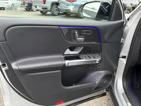 صورة السيارة