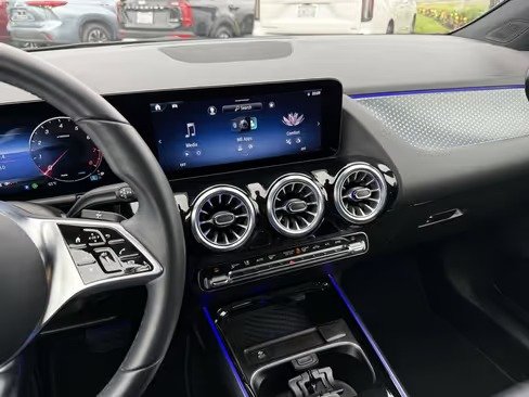 صورة السيارة