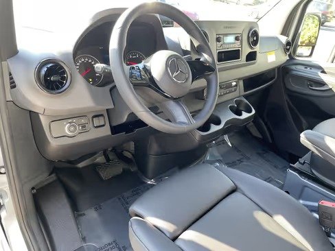 صورة السيارة