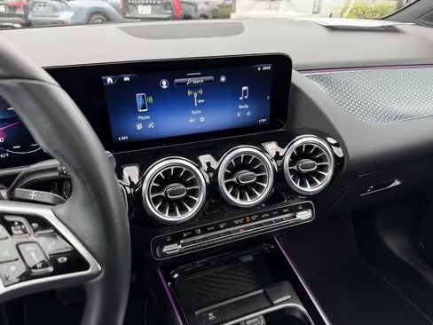 صورة السيارة