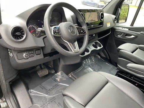 صورة السيارة