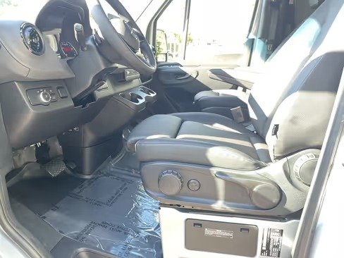 صورة السيارة