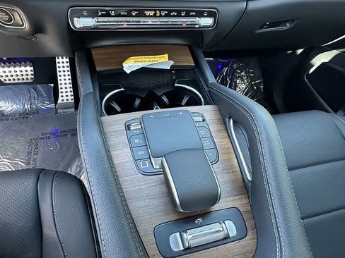 صورة السيارة