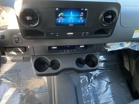 صورة السيارة