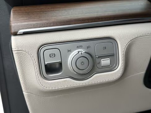 صورة السيارة