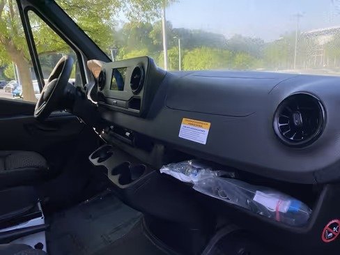 صورة السيارة