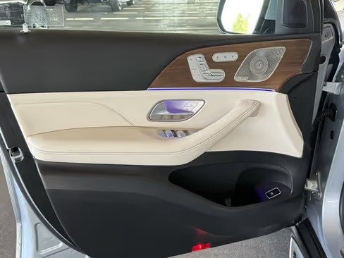 صورة السيارة