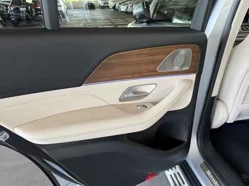 صورة السيارة