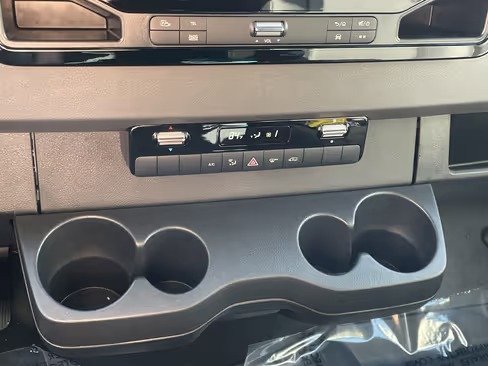 صورة السيارة