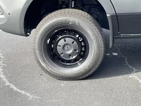 صورة السيارة