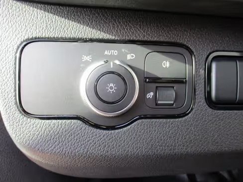 صورة السيارة