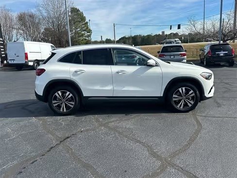 صورة السيارة