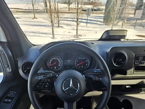 صورة السيارة