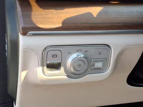 صورة السيارة