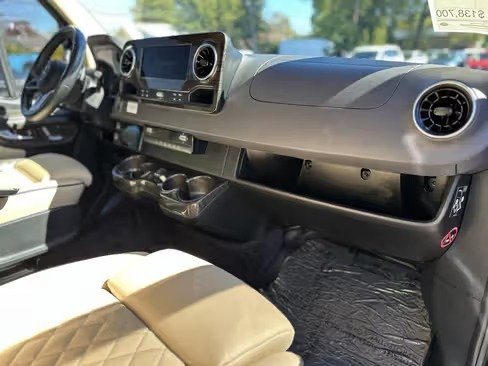 صورة السيارة