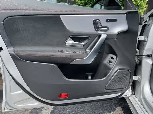 صورة السيارة