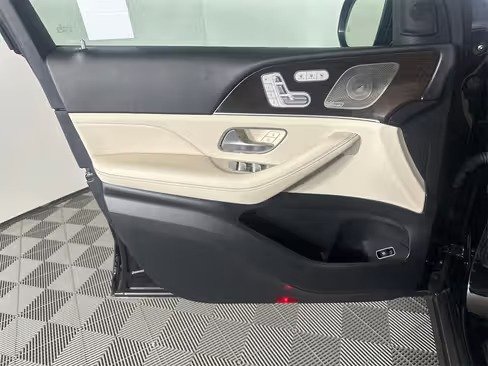 صورة السيارة