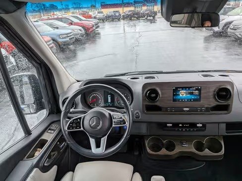 صورة السيارة