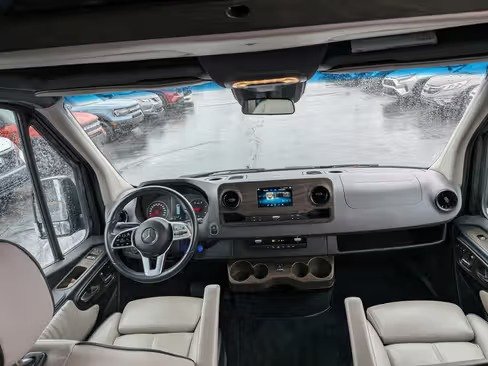 صورة السيارة