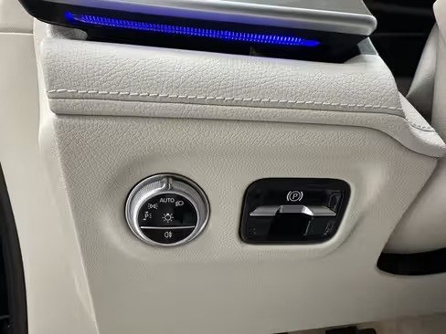 صورة السيارة