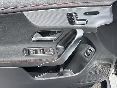 صورة السيارة