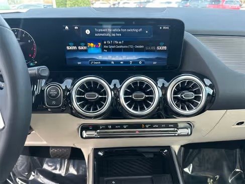 صورة السيارة