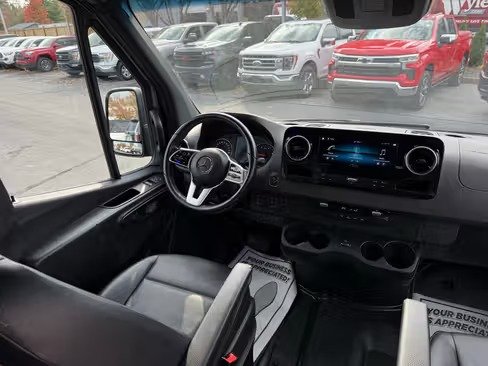 صورة السيارة