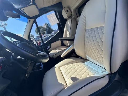 صورة السيارة