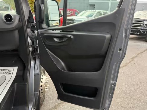 صورة السيارة