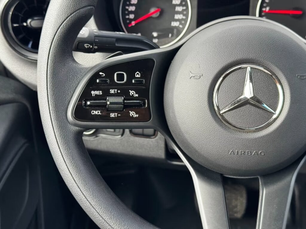 صورة السيارة