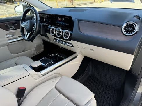 صورة السيارة