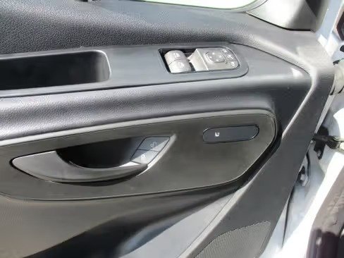 صورة السيارة